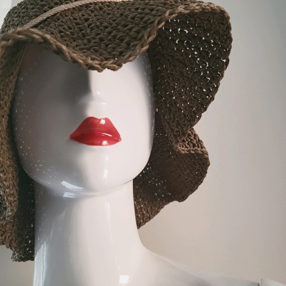 RAFFAELLO BETTINI HAT - Picture 7 of 9